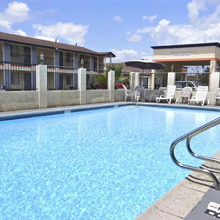 Casa Blanca Hotel & Suites Orange Sr-55 Freeway, Near Honda Center, Chapman University, Disneyland 