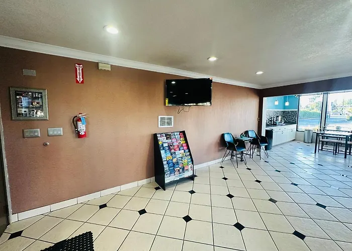 Casa Blanca Hotel & Suites Orange Sr-55 Freeway, Near Honda Center, Chapman University, Disneyland