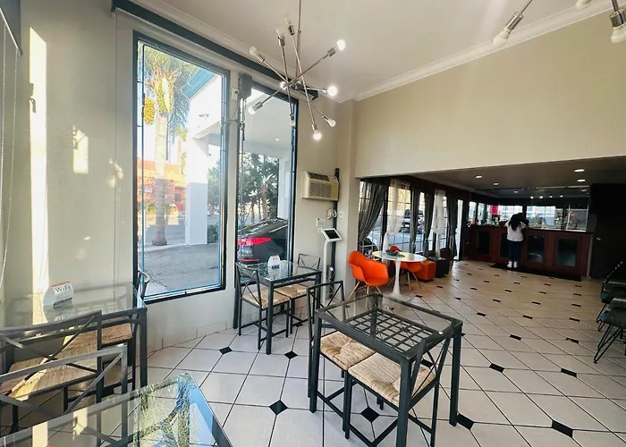 Casa Blanca Hotel & Suites Orange Sr-55 Freeway, Near Honda Center, Chapman University, Disneyland