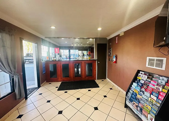 Casa Blanca Hotel & Suites Orange Sr-55 Freeway, Near Honda Center, Chapman University, Disneyland