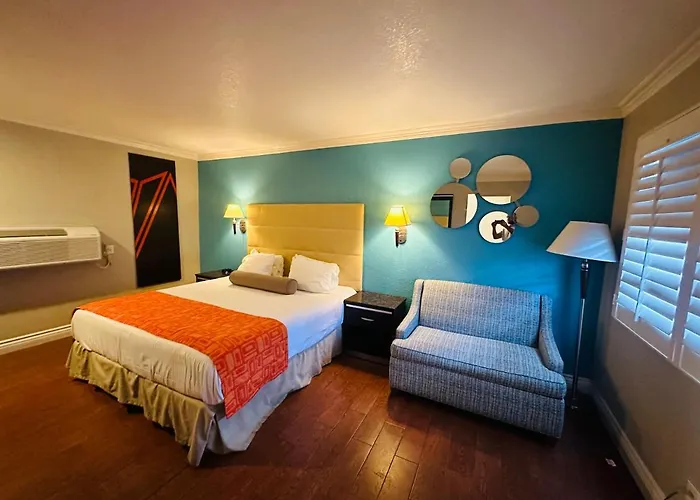 Casa Blanca Hotel & Suites Orange Sr-55 Freeway, Near Honda Center, Chapman University, Disneyland