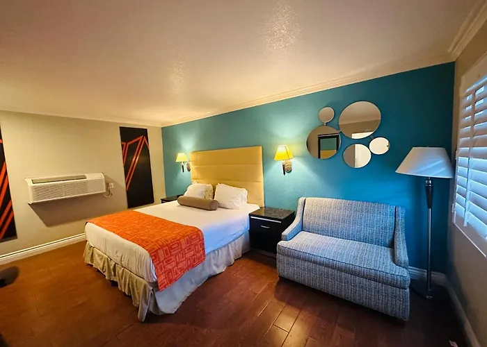 Casa Blanca Hotel & Suites Orange Sr-55 Freeway, Near Honda Center, Chapman University, Disneyland