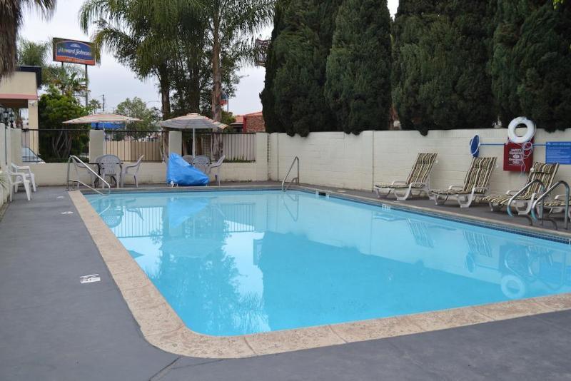 Casa Blanca & Sr-55 Freeway, Near Honda Center, Chapman University, Disneyland Motel Orange