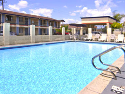 Casa Blanca & Sr-55 Freeway, Near Honda Center, Chapman University, Disneyland Motel 2*